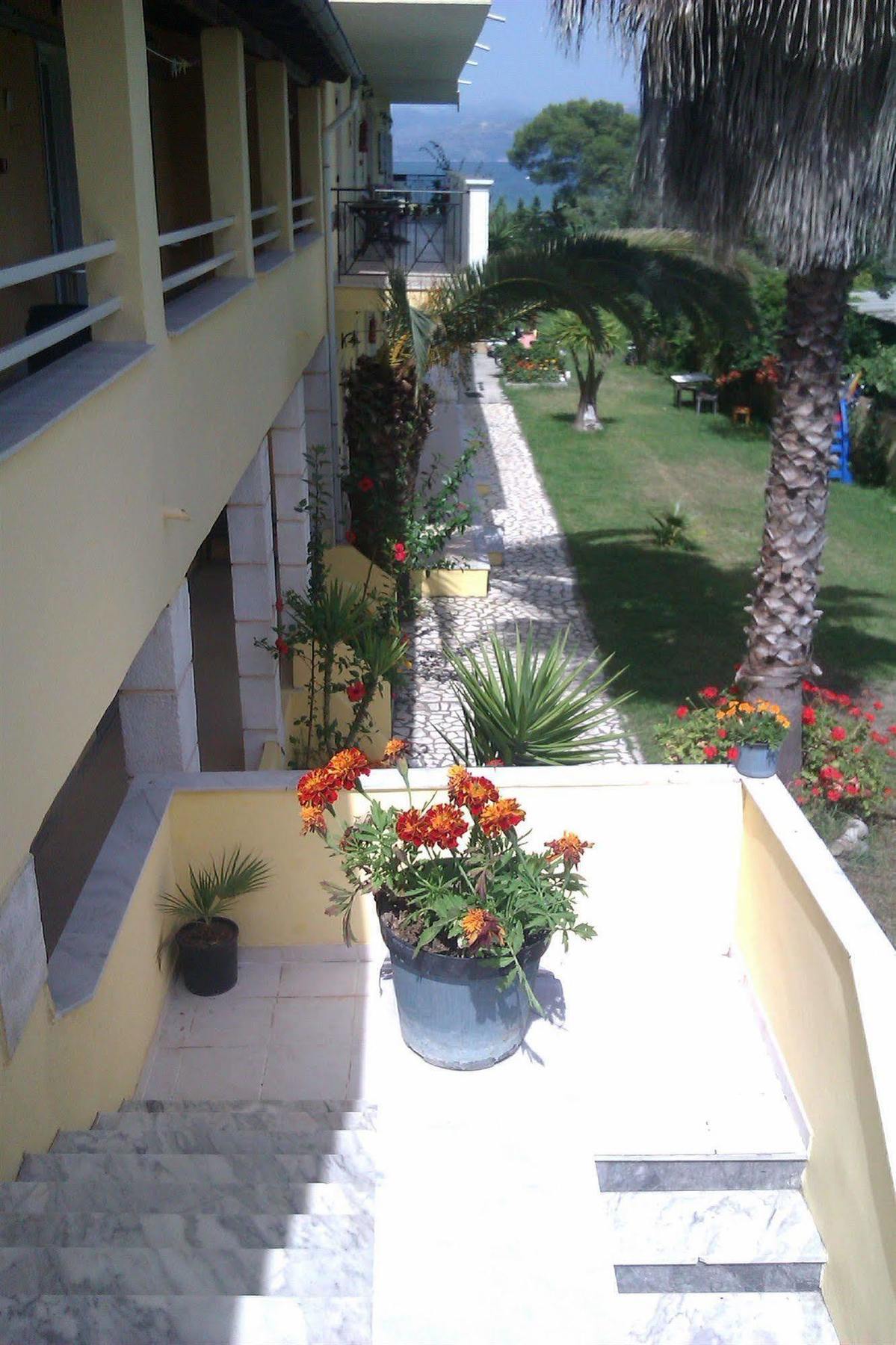 Athina Aparthotel Kávos Buitenkant foto